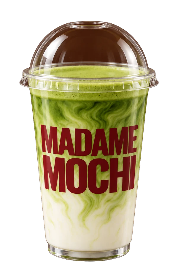 Matcha latte dans un gobelet transparent Madame Mochi